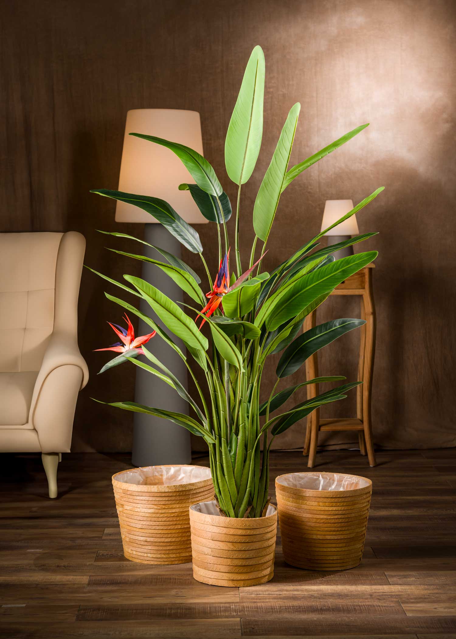 Pianta sterlizia artificiale ambientata in interno moderno Arte Fiore