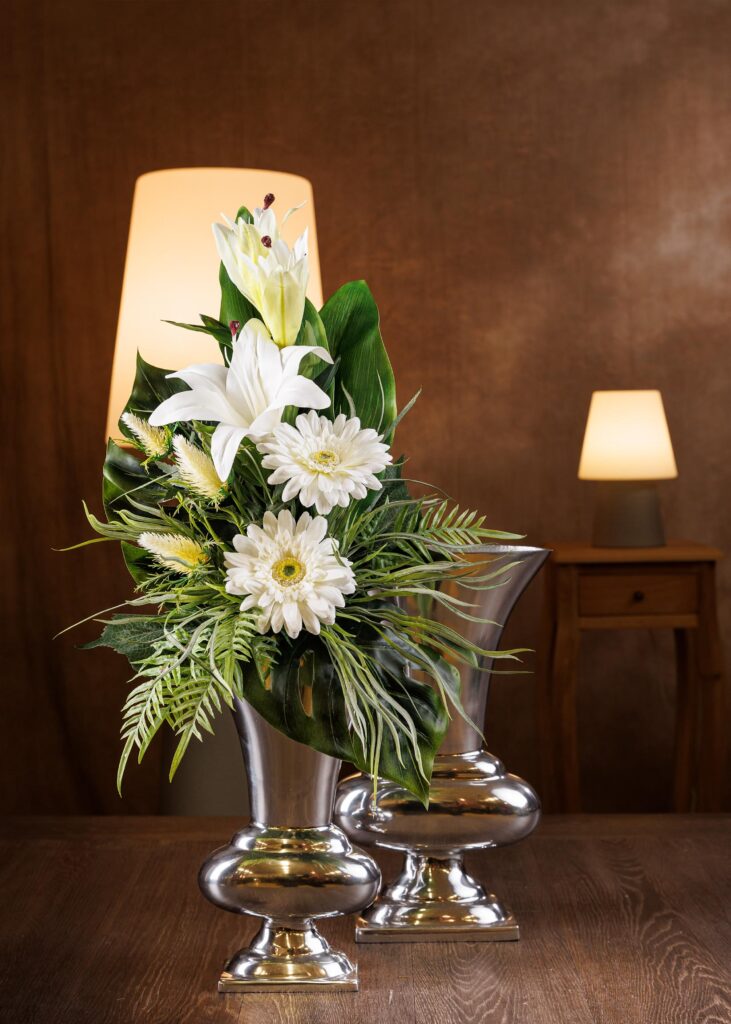 Mazzi di fiori finti per cimitero con Gerbere e Gigli bianchi in vaso