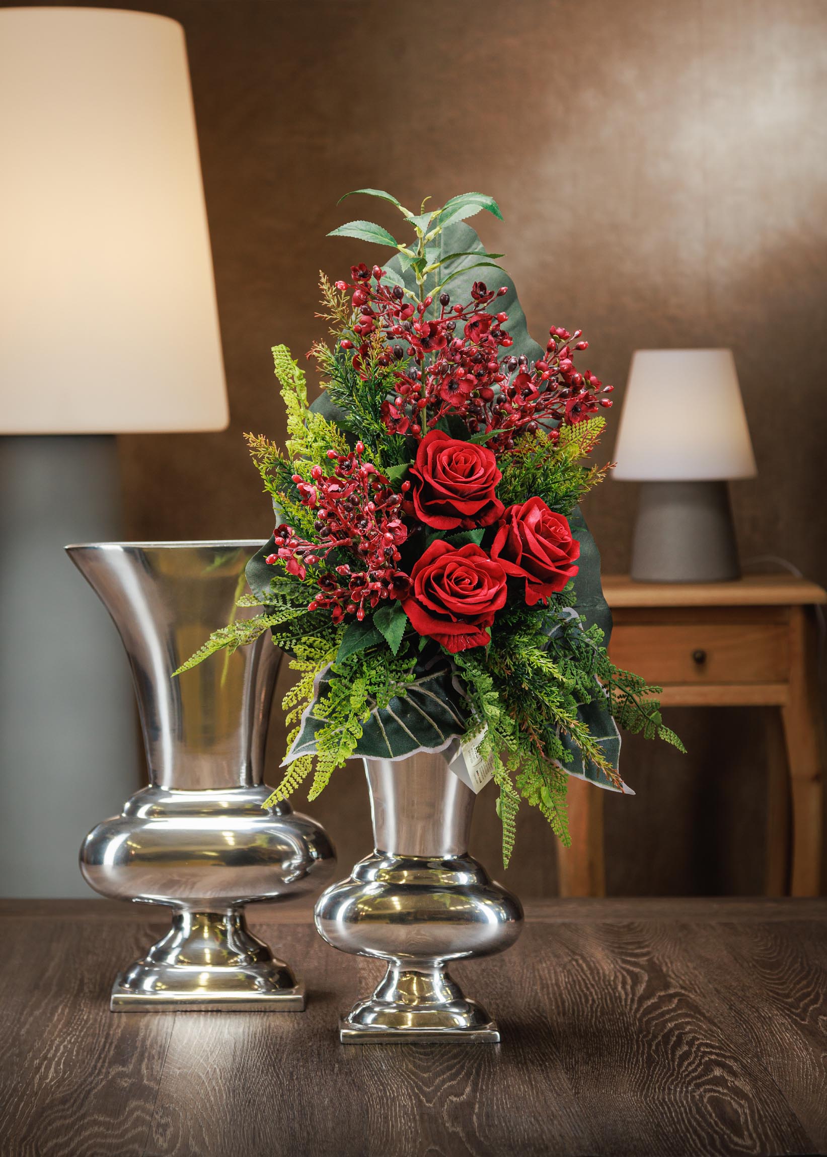 Fiori artificiali cimitero con vaso, bouquet di rose artificiali per lapidi  cimitero, set di 2 : : Casa e cucina