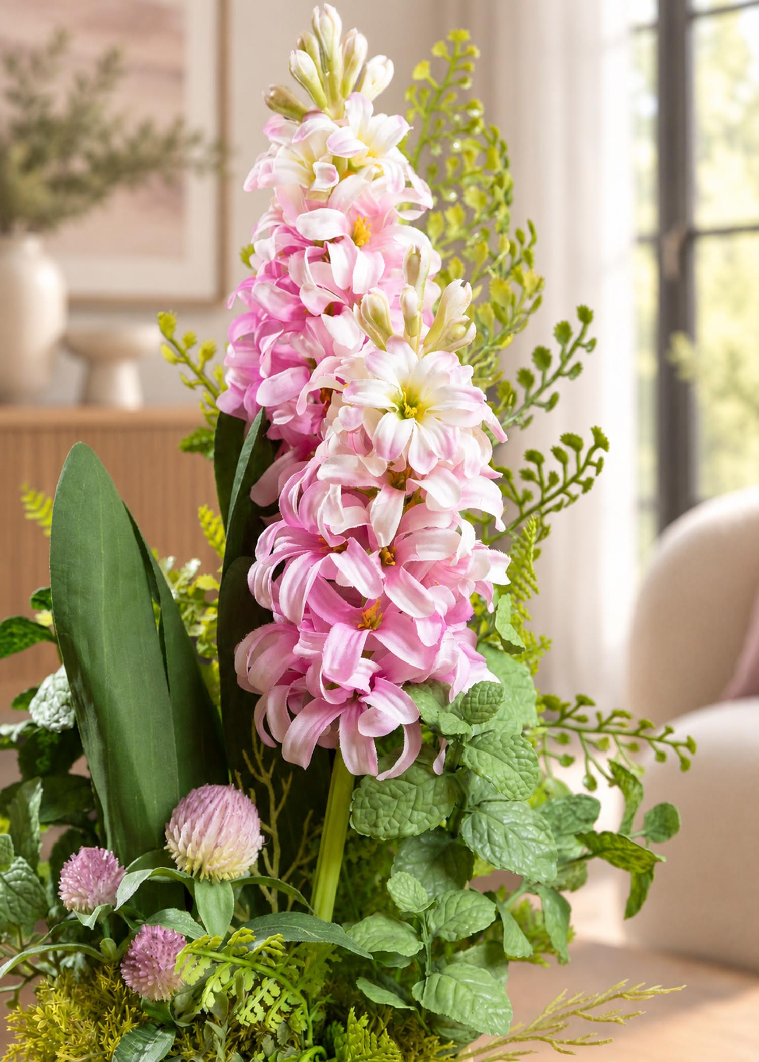 Fiori rosa e fogliame di menta, dettaglio della composizione Arte Fiore
