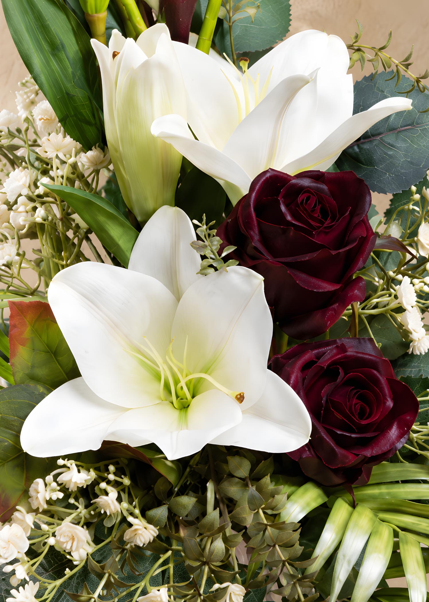 Mazzo fiori artificiali per loculo bordeaux Arte Fiore dettaglio Lilium e Rose ottobre 2026