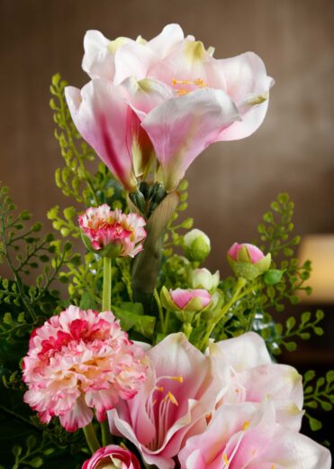 Bouquet fiori finti per cimitero con un mix di fiori rosa e verdi, perfetto per onorare i propri cari – bouquet fiori finti per cimitero