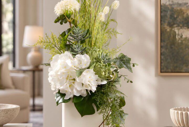 composizione fiori artificiali verticale in vaso di ceramica