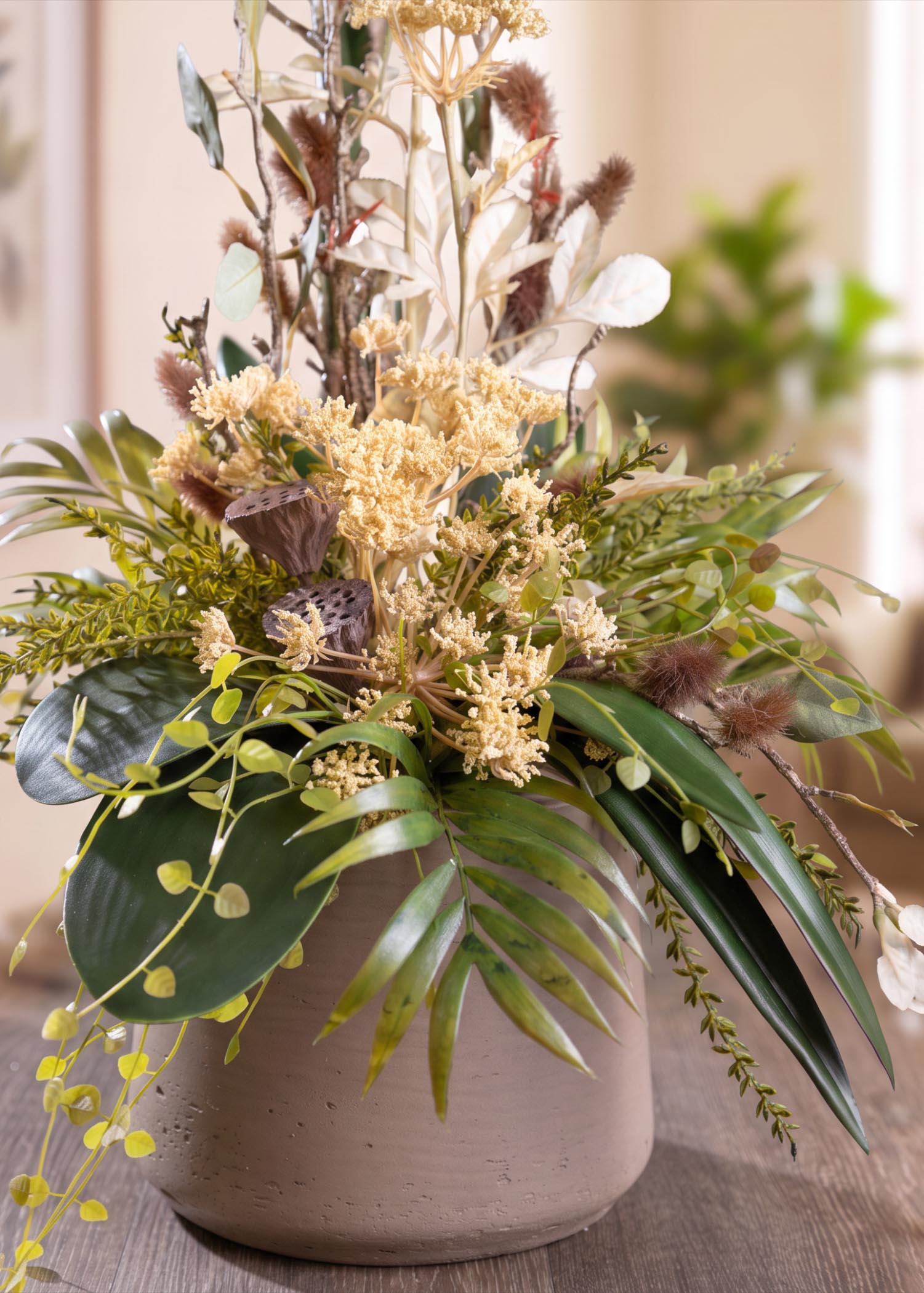 Composizione floreale decorativa – Dettaglio laterale