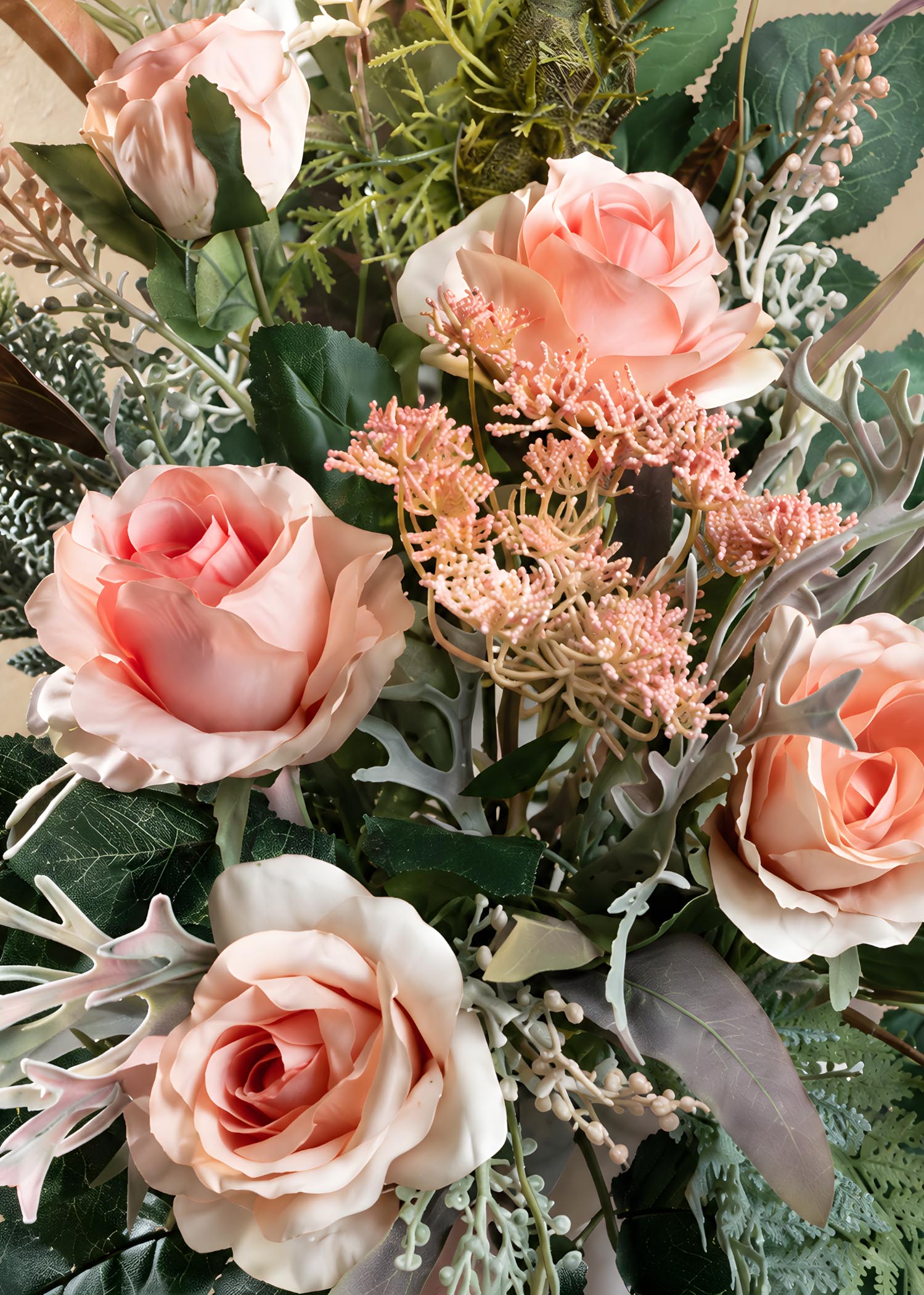 Rose rosa pesca del mazzo per loculo – dettaglio