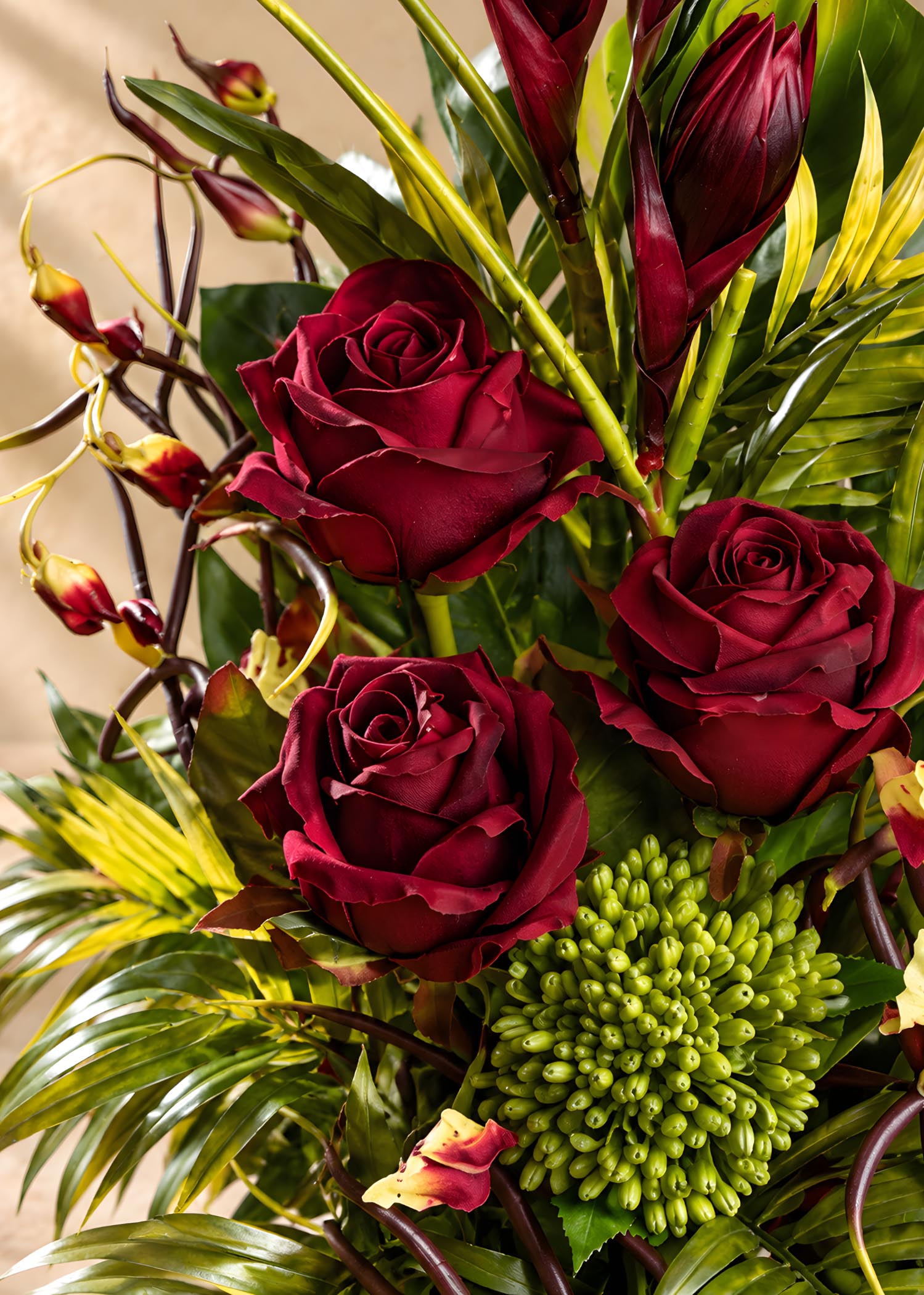 Composizione per loculo bordeaux tropicale Arte Fiore dettaglio floreale