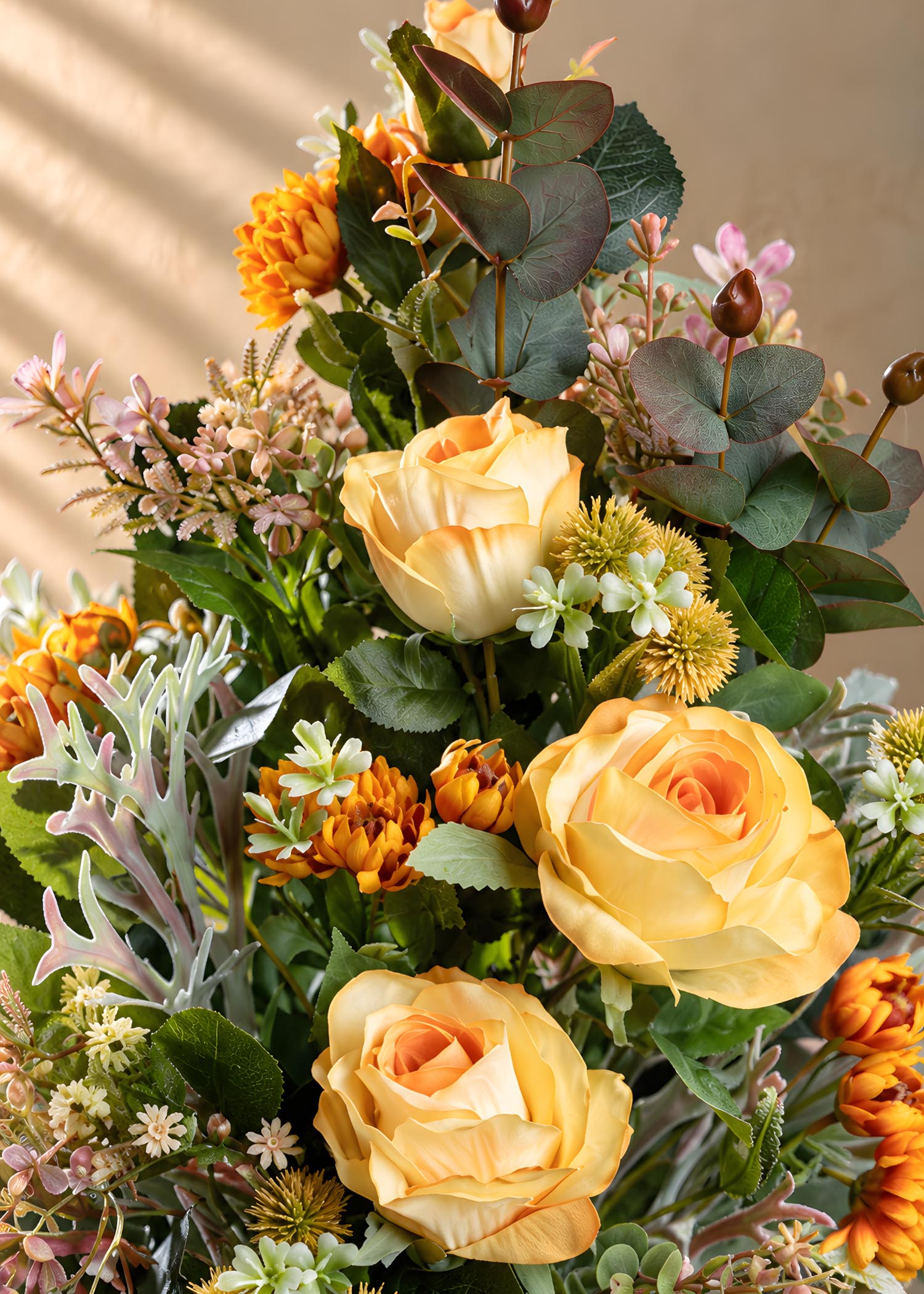 mazzo fiori artificiali per loculo giallo pesca dettaglio rose