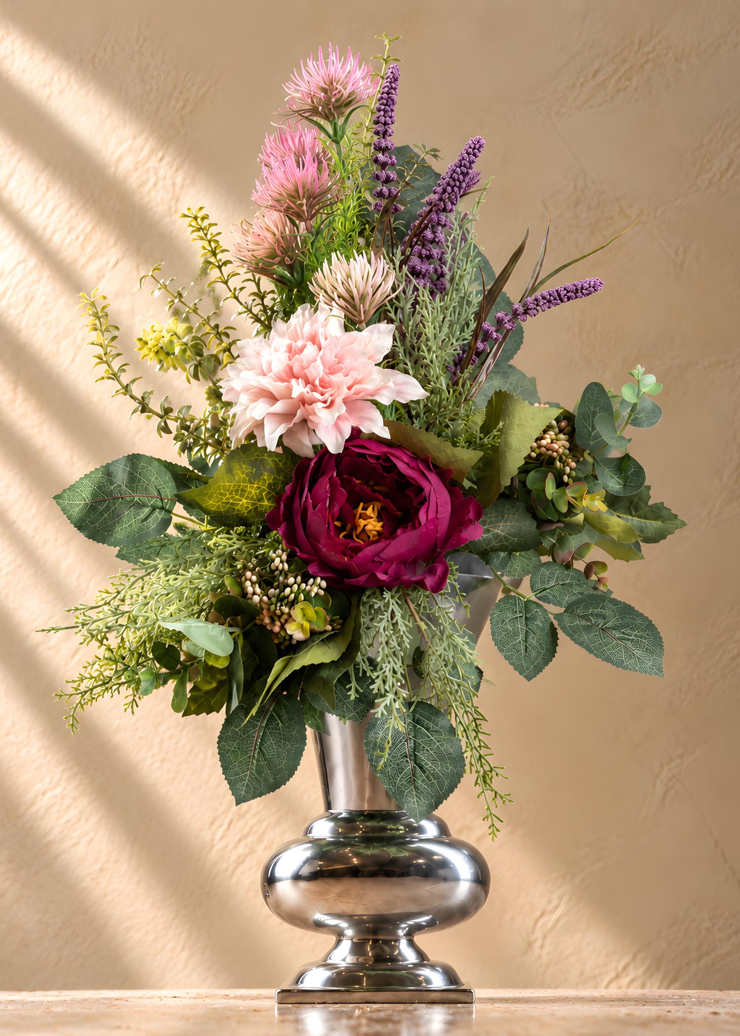 mazzo fiori artificiali per loculo rosa e viola vista ravvicinata
