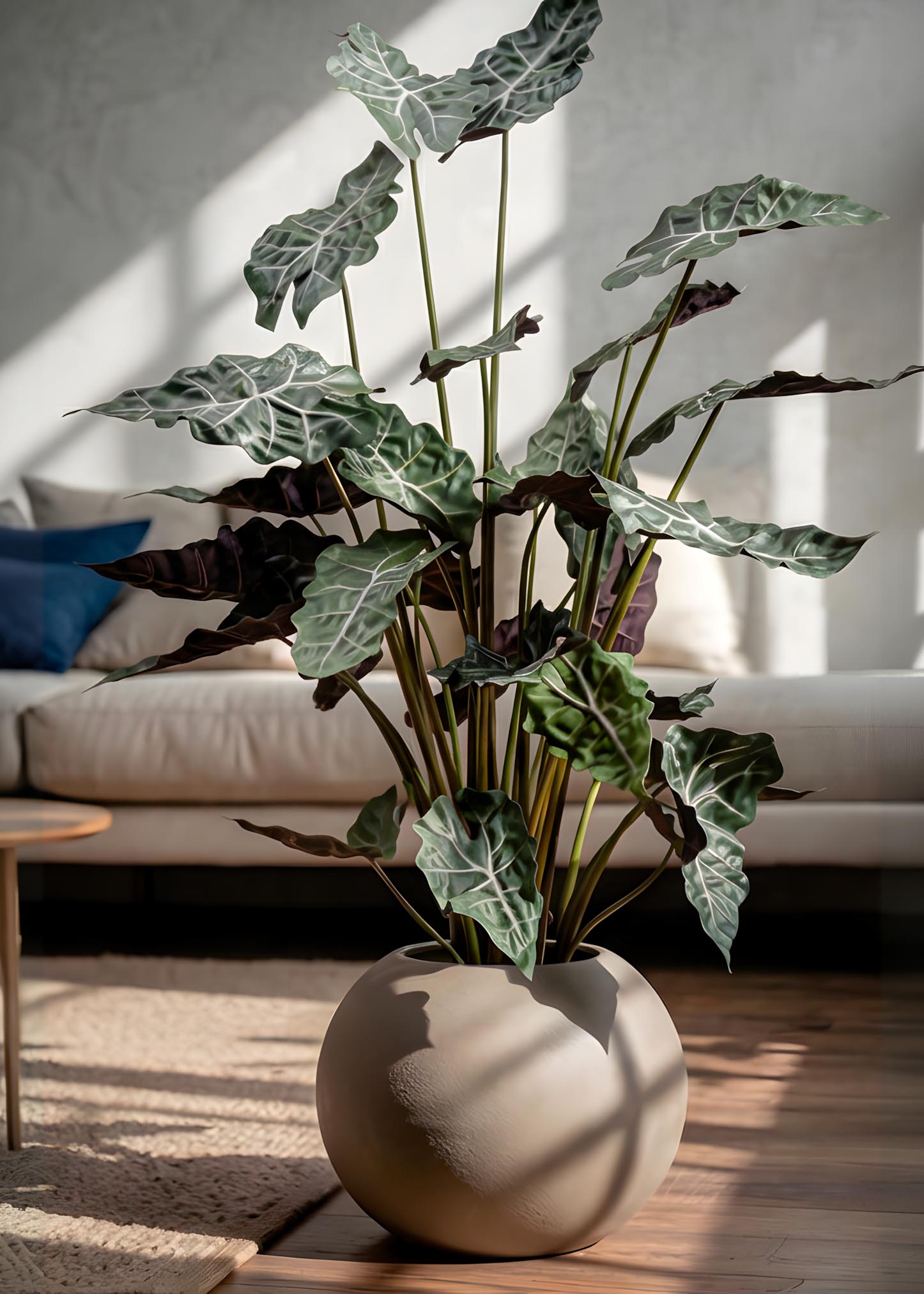 pianta artificiale di alocasia vista laterale